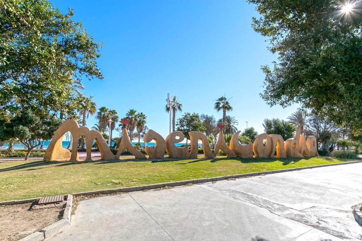 -Malagasunapts- West Beach Malaga Seafood & Relax Buitenkant foto